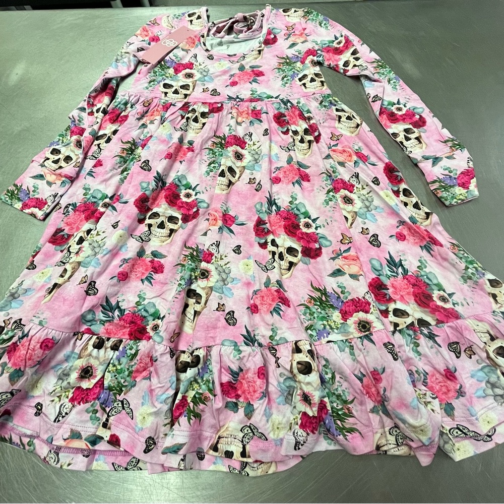 Queen Ruffled Dress - Picture 3 of 7